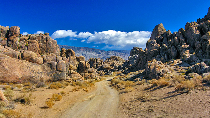Driving into the Alabama Hills
