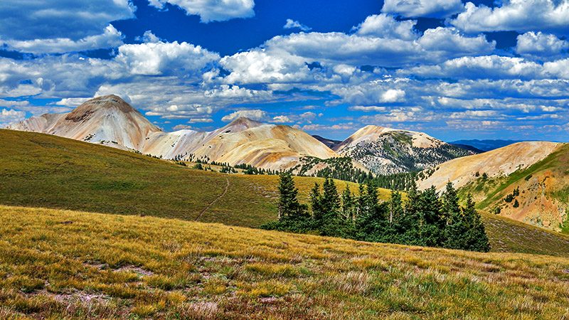 The colorful mountaintops of the Tushars