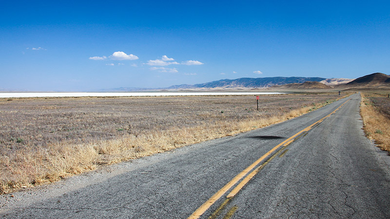 Soda Lake Rd passes by its namesake