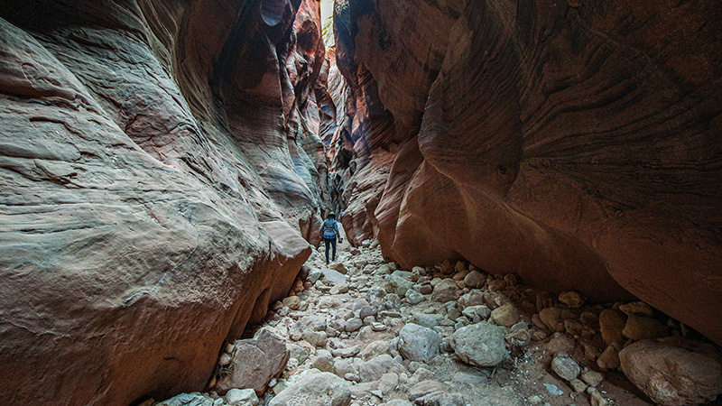 Walking thru Buckskin Gulch