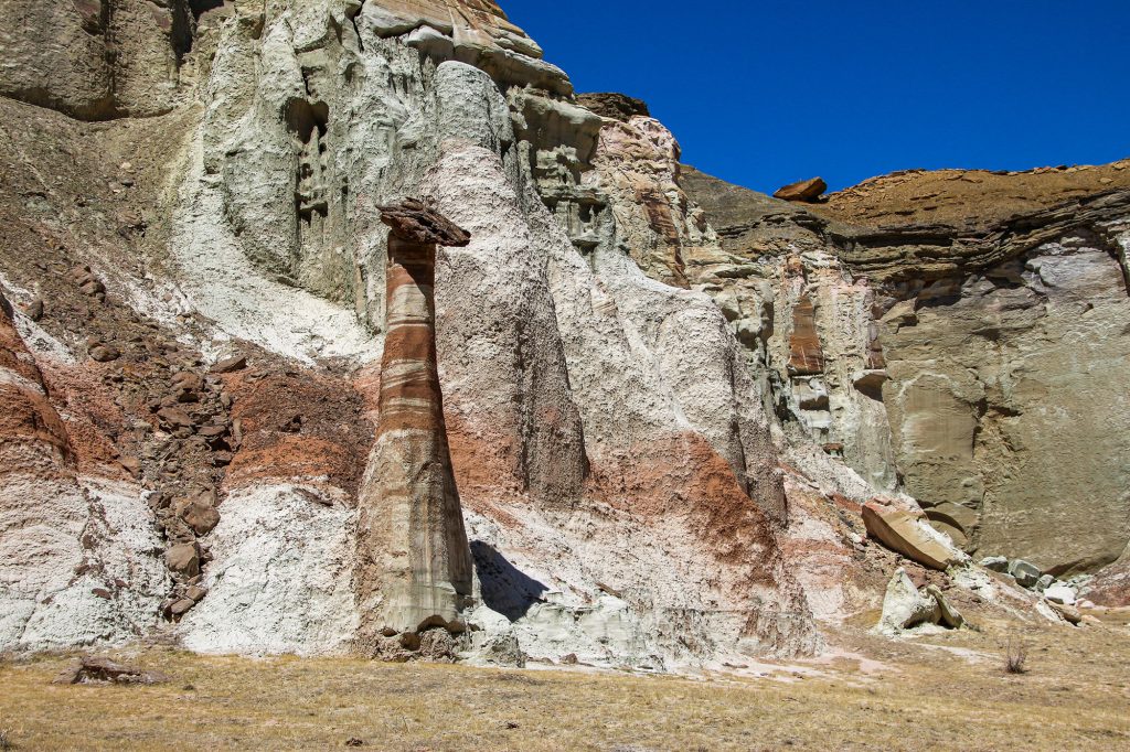 White Rocks Barracks White Rocks Area - Grand Staircase-Escalante | BackRoadsWest Trips Blog